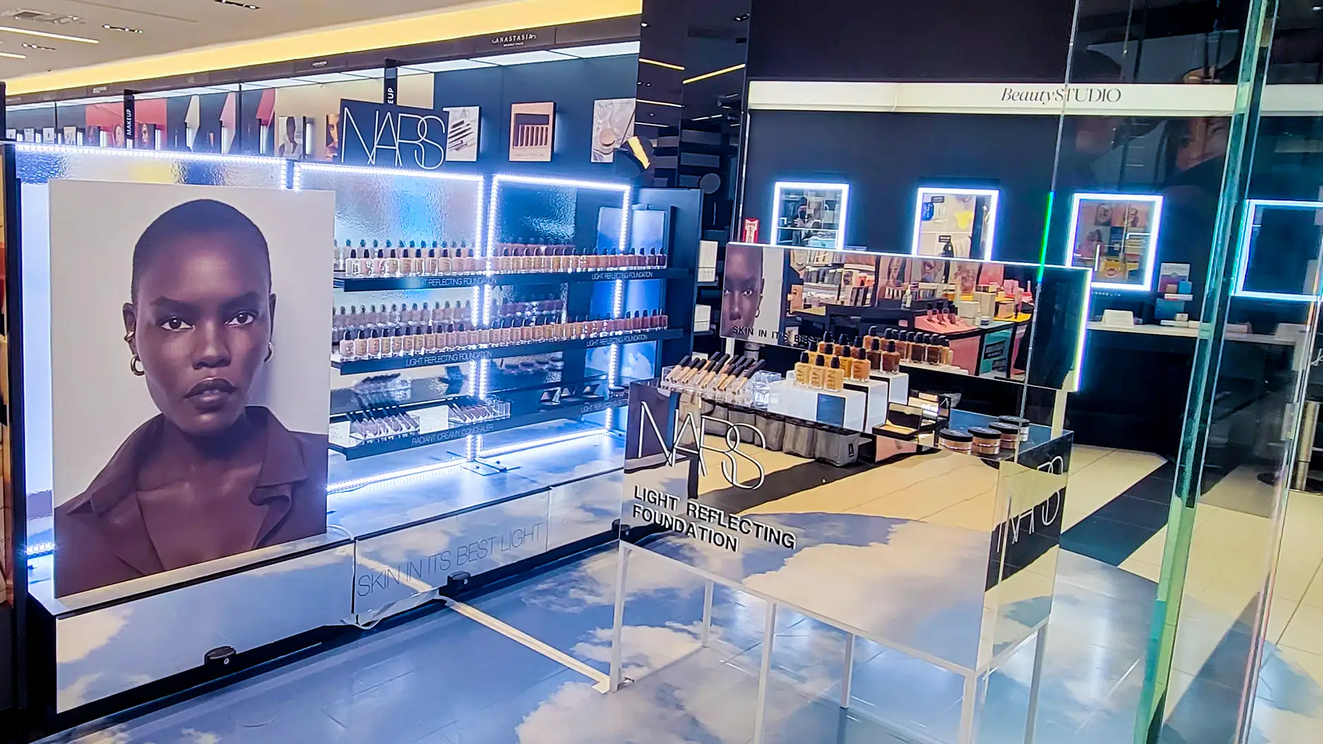 Retail store window display installation